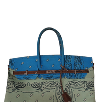The world is yours Paisley Tote Bag